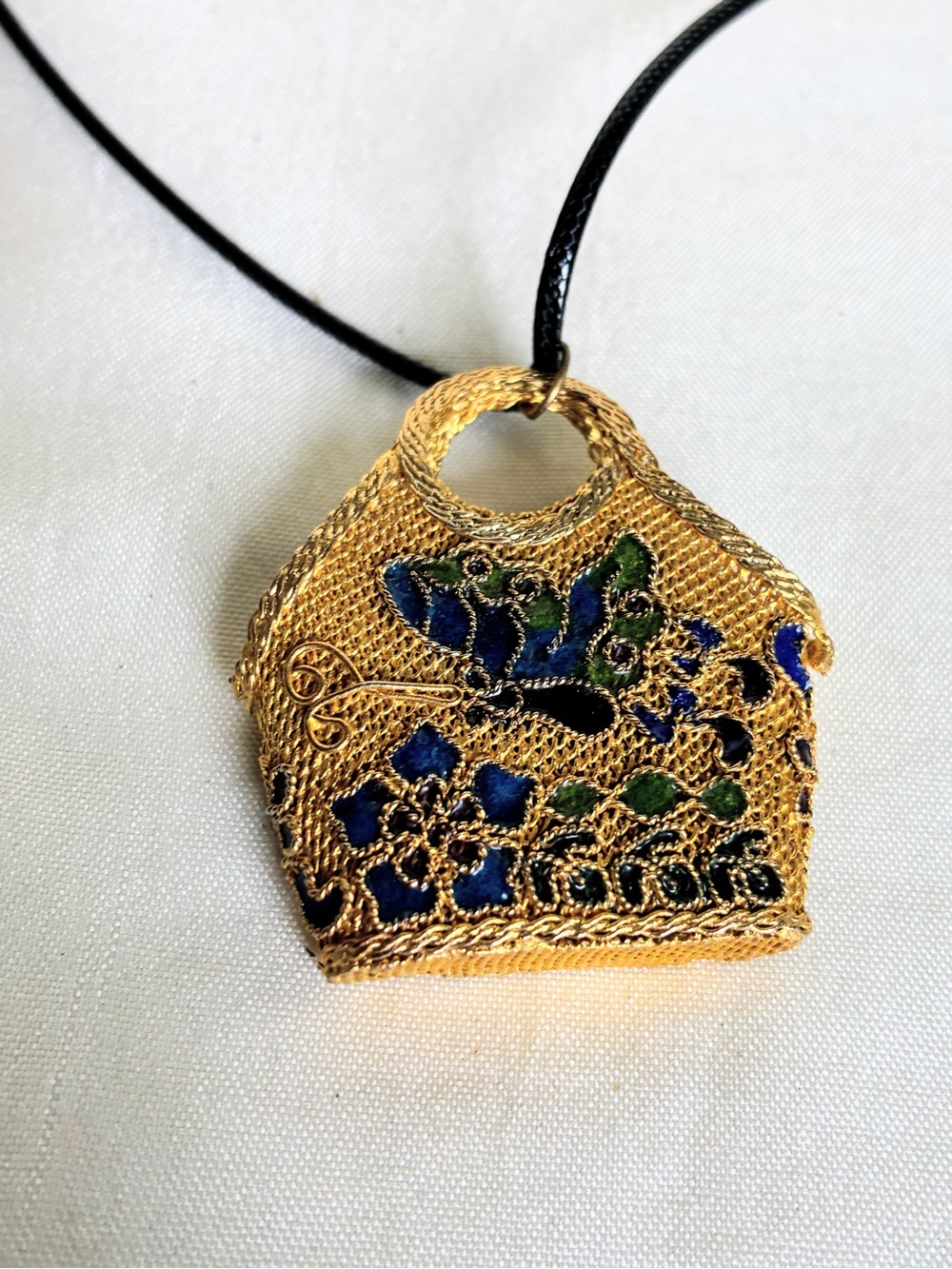 Vintage Pendant Chinese Gilt Filigree gold & blue enamel pendant floral